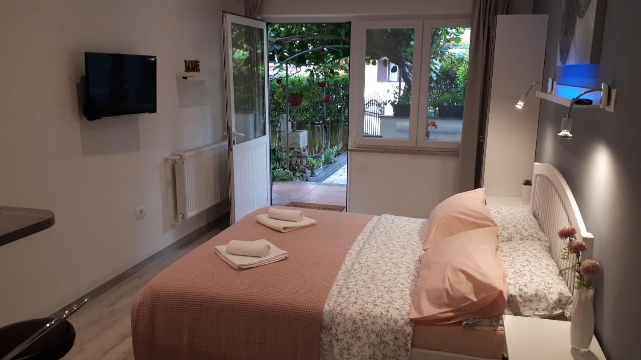 Guesthouse Mila ロヴィニ エクステリア 写真